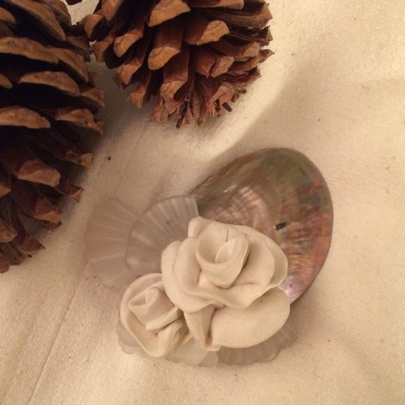 Vintage Artisan Rose and Shell Brooch Pin - Picture 3 of 5